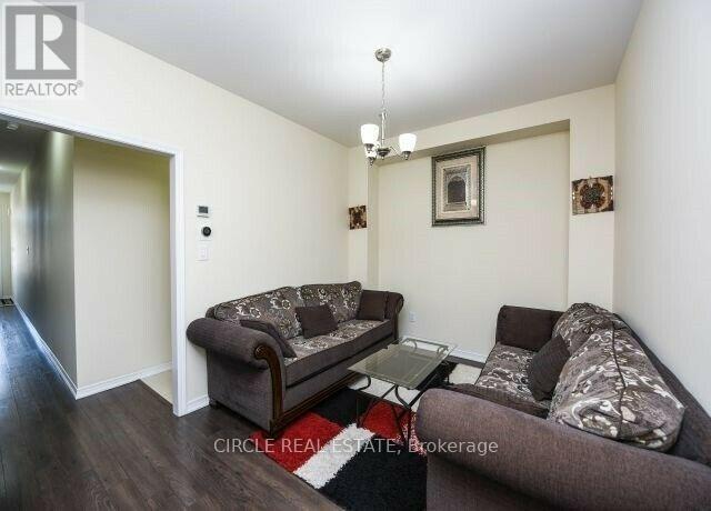 Photo du bâtiment - 601 Remembrance Rd