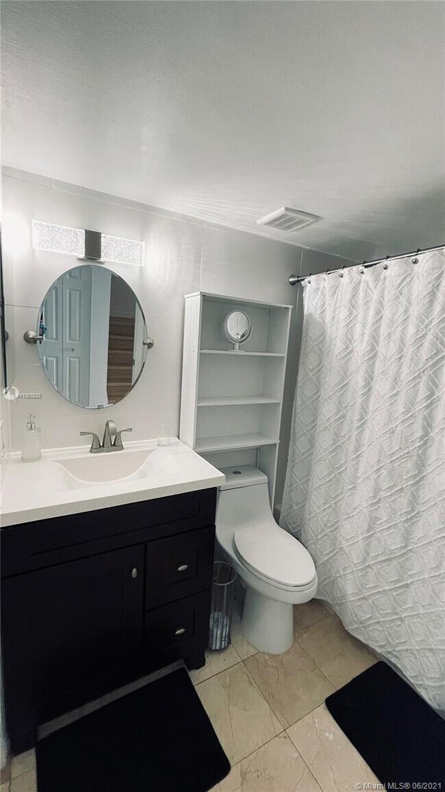 Foto del edificio - 6706 NW 166th Terrace
