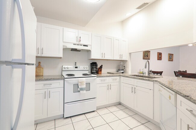 Building Photo - 13968 Morning Glory Dr