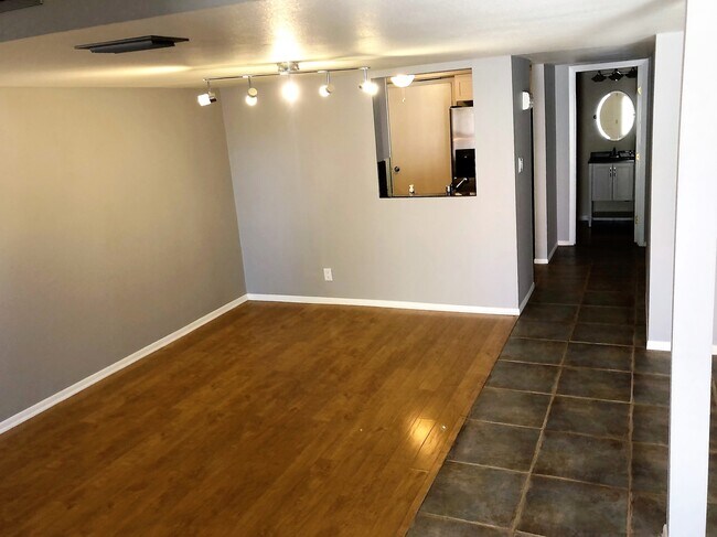 Building Photo - 5621 N 79th St