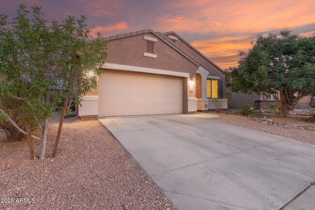 Building Photo - 23759 W Magnolia Dr