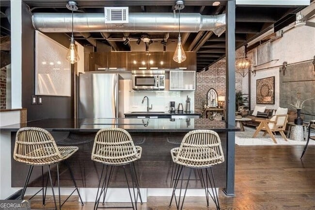 Foto del edificio - 650 Glen Iris Dr NE