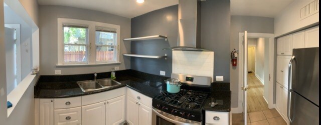 Foto del edificio - 3310 6th Avenue