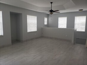 Building Photo - 1005 Belmont Pl