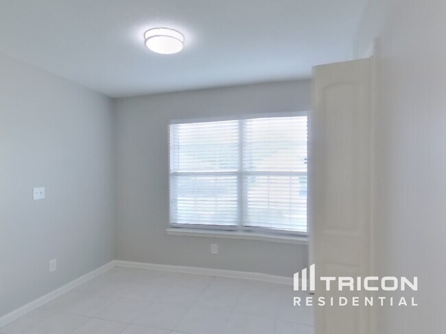 Foto del edificio - 11837 Raindrop Rd