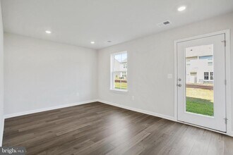 Building Photo - 104 Kinkade Ct