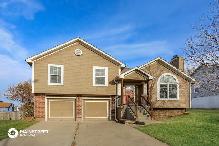 Primary Photo - 18412 E Blackhawk Trail, Independence, MO ...