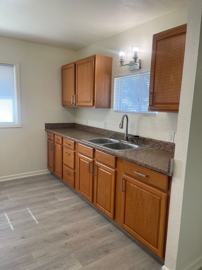 Foto del edificio - 2538-2556 Lanning Ave