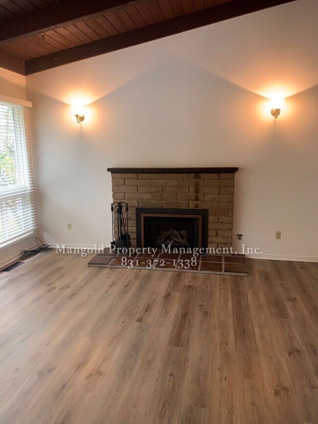 Building Photo - Great Home Located In Monterey Neighborhoo...