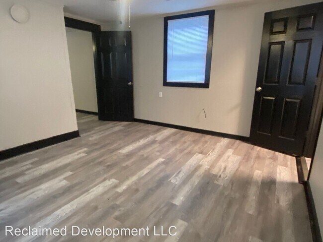 Building Photo - 2 br, 1 bath House - 216 West 5th Street
