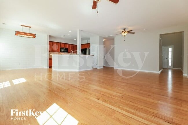 Building Photo - 691 Silver Moss Dr
