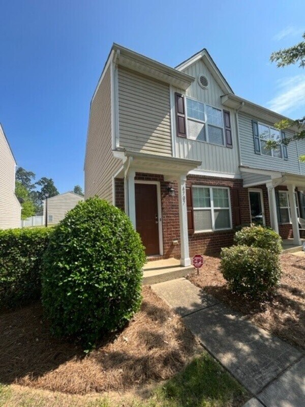 4707 Johnston Oehler Rd, Charlotte, NC 28269 Townhome Rentals in