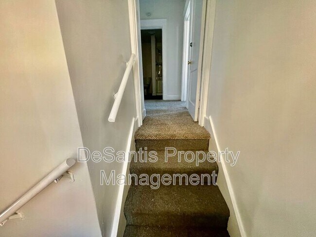 Foto del edificio - 527 Halsey Ave