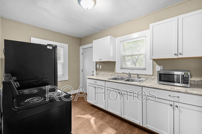 Foto del edificio - 4118 E Washington St