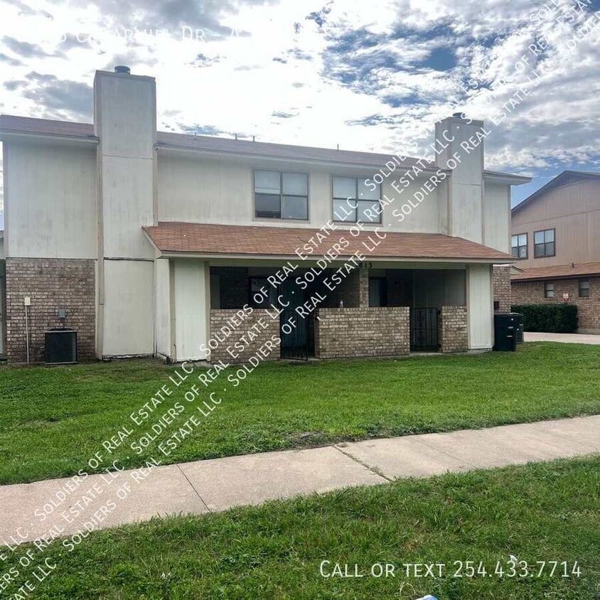 Foto principal - 1813 Cedarhill Dr