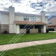 Building Photo - 1813 Cedarhill Dr