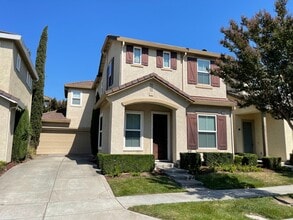 Building Photo - 2629 Lotus St