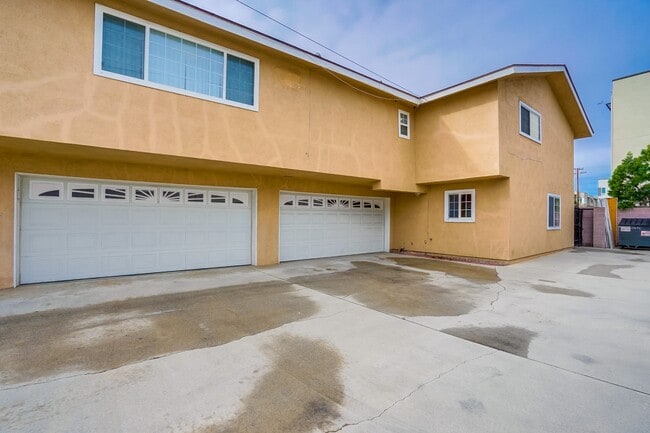Photo - 10645 Western Ave Townhome