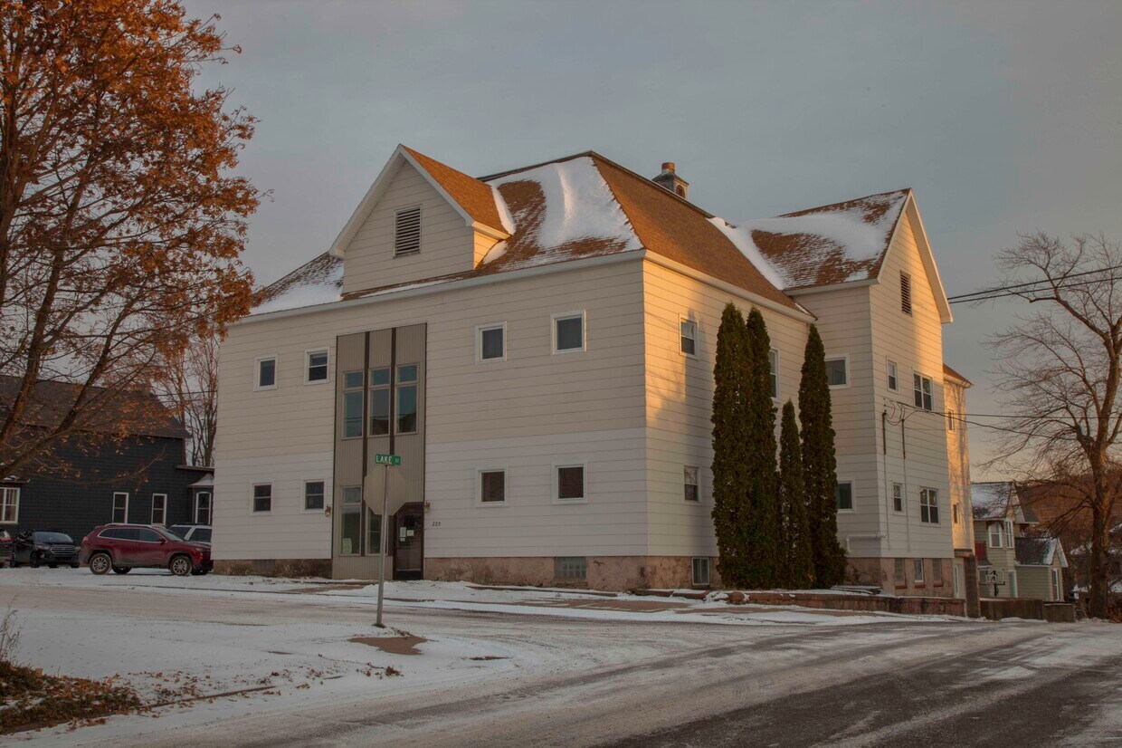 223 W Ridge St, Ishpeming, MI 49849 Apartments Ishpeming, MI