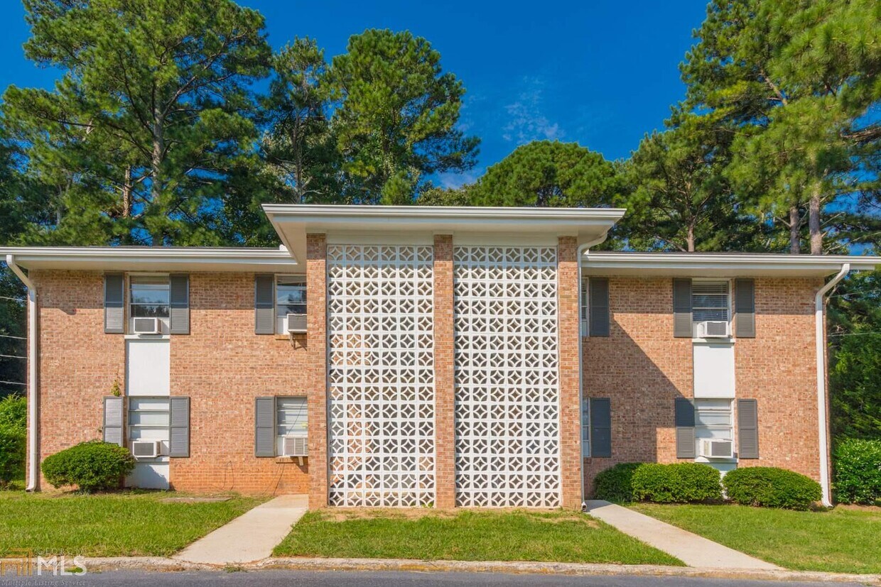 Primary Photo - 200 Willow Rd