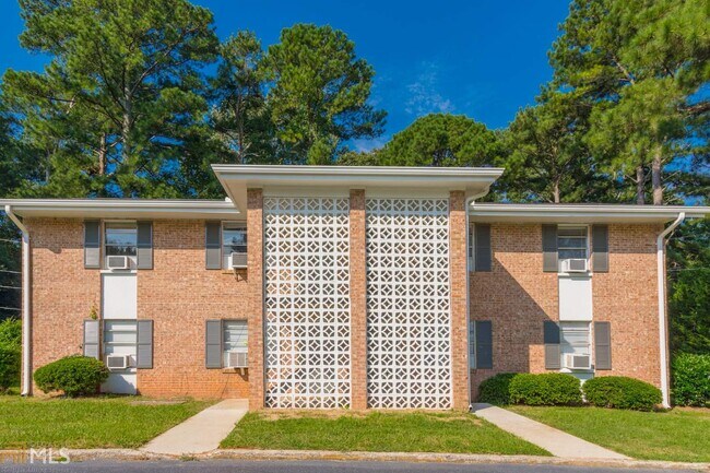 Foto del edificio - 200 Willow Rd