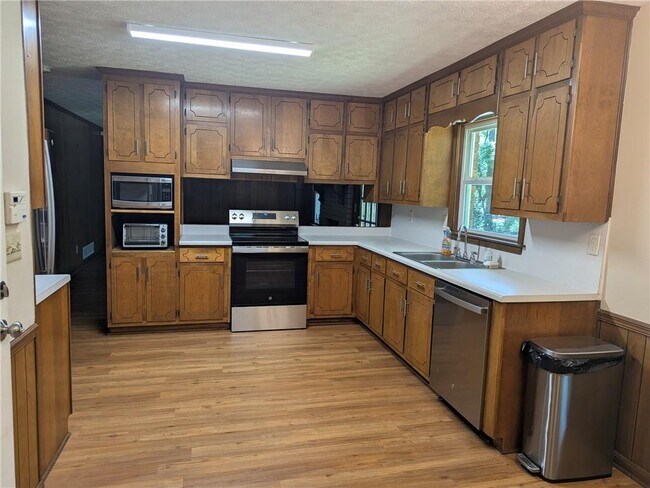 Foto del edificio - 4344 Old Suwanee Rd