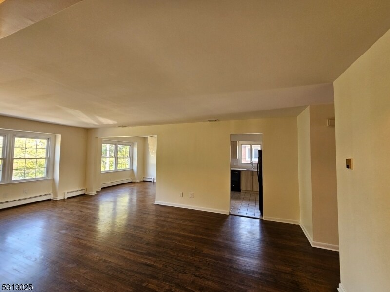 Foto principal - 14 Riverside Ave