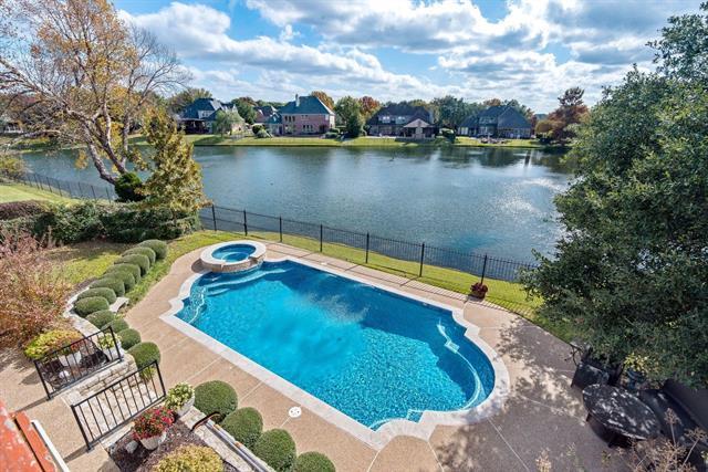 Building Photo - 905 Brazos Dr