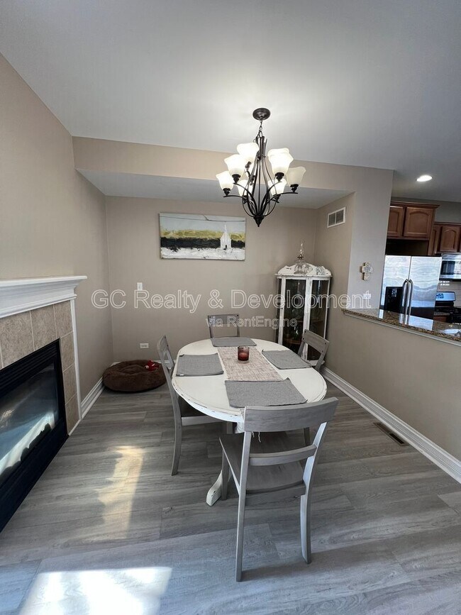 Foto del edificio - 112 Lakeshore Dr