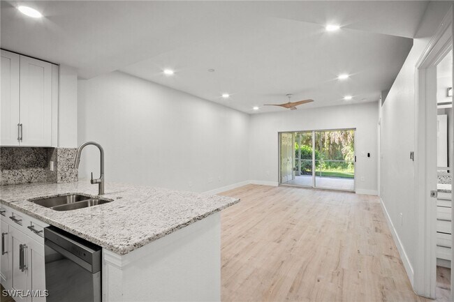 Foto del edificio - 4450 Botanical Pl Cir