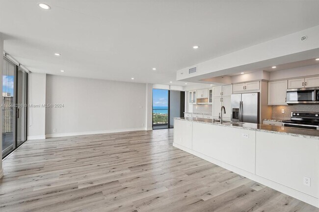 Foto del edificio - 19707 Turnberry Way