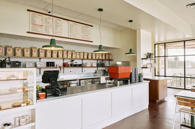 Foto del edificio - 3 br, 2.5 bath Condo - 4001 Red River Stre...