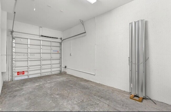 Foto del edificio - 2605 SE 11th Ct