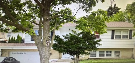 Building Photo - 9289 Courtland Dr