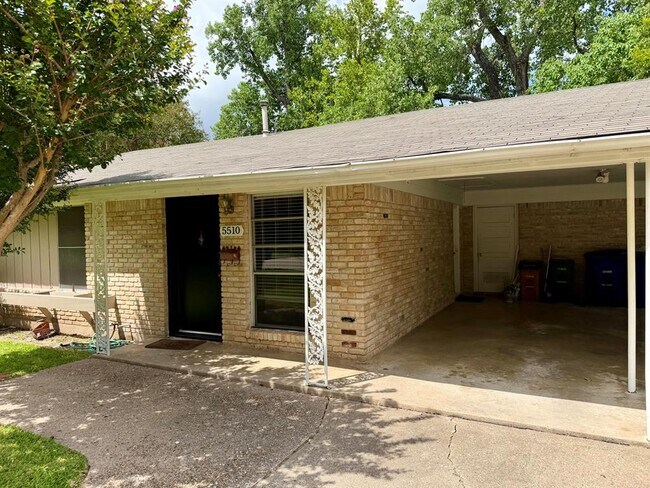 Foto del edificio - 5510 Delwood Dr