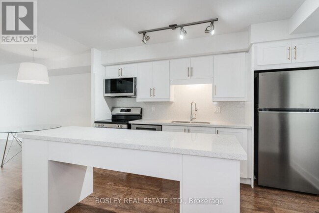 Photo du bâtiment - 20 Blue Jays Way