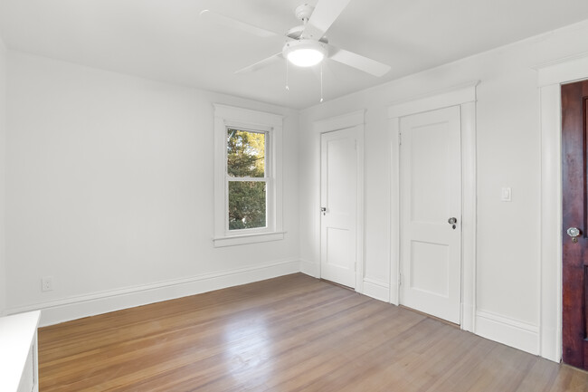Building Photo - 25 Lenox Ave