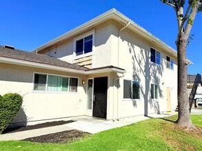 Building Photo - 597 Paseo La Perla