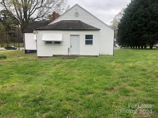 Building Photo - 2873 US-27