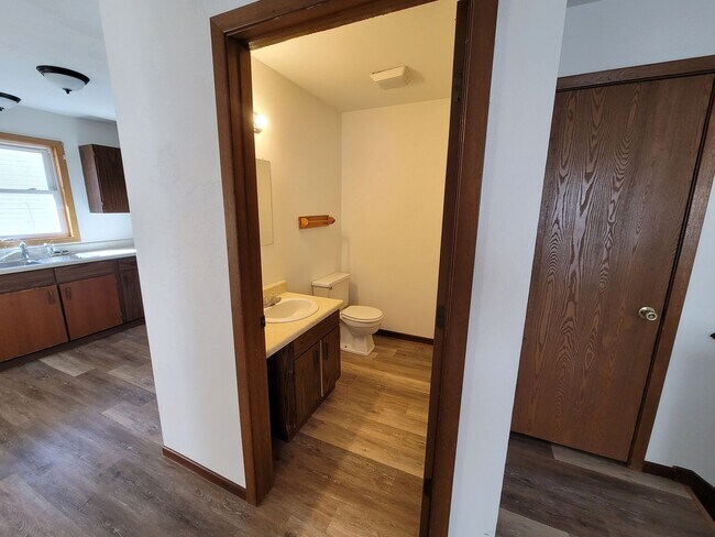 Foto del edificio - 2460-2462 2nd Ave South