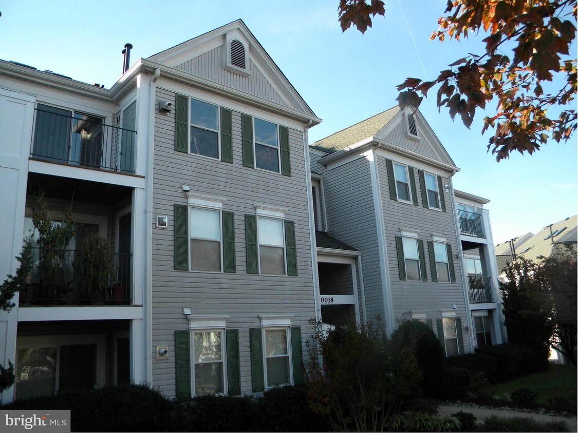 10018 Vanderbilt Cir Unit 6, Rockville, MD 20850 Condo for Rent in