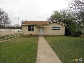 Building Photo - 2116 W Avenue D