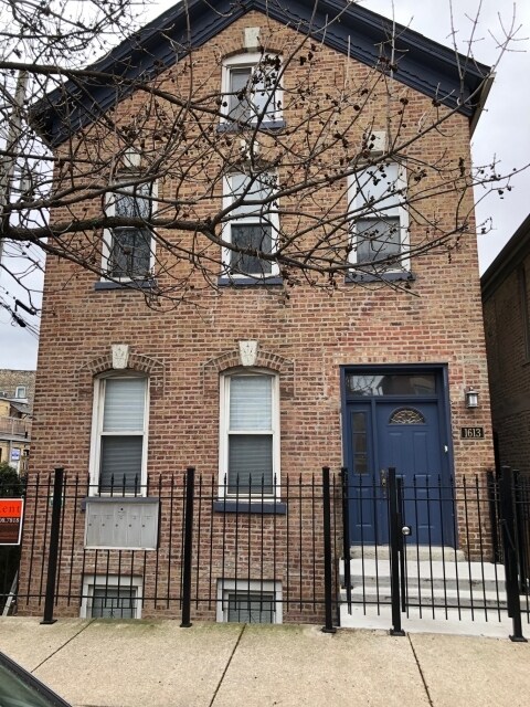 Foto del edificio - 1613 W Pierce Ave