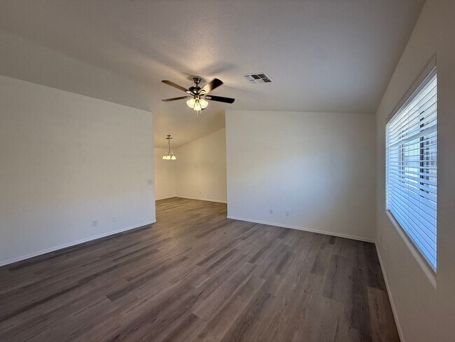 Foto del edificio - 3 Bedroom 2 Bathroom Home
