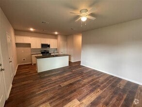 Building Photo - 2931 Peony Dr