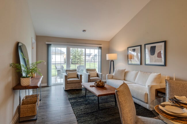 Building Photo - Rivers Edge Villas