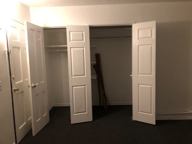 Building Photo - 303 S Doheny Dr