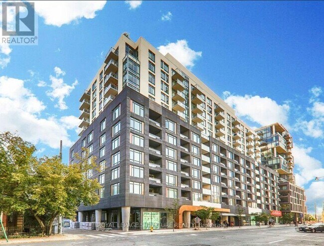 Photo du bâtiment - 525 Adelaide St W