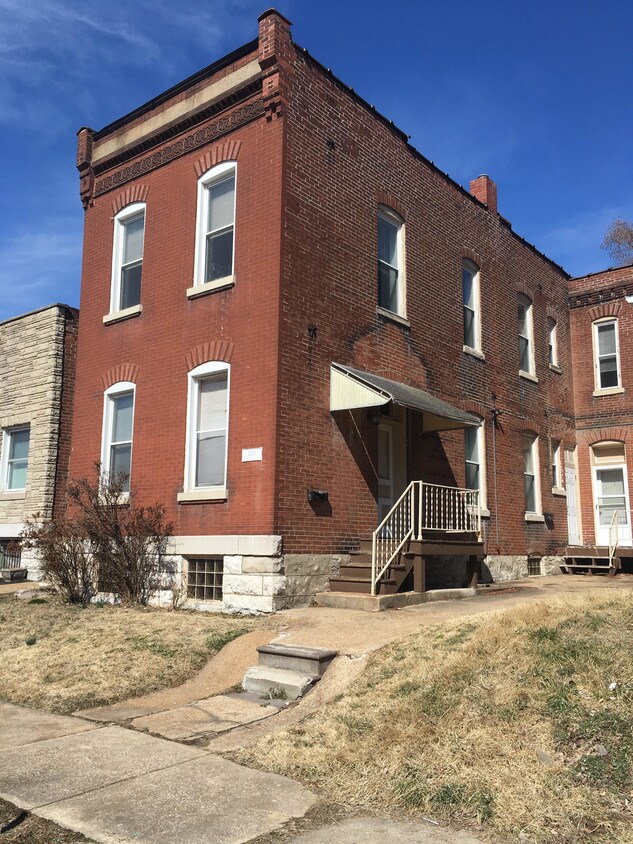 Primary Photo - 3205 Dakota St