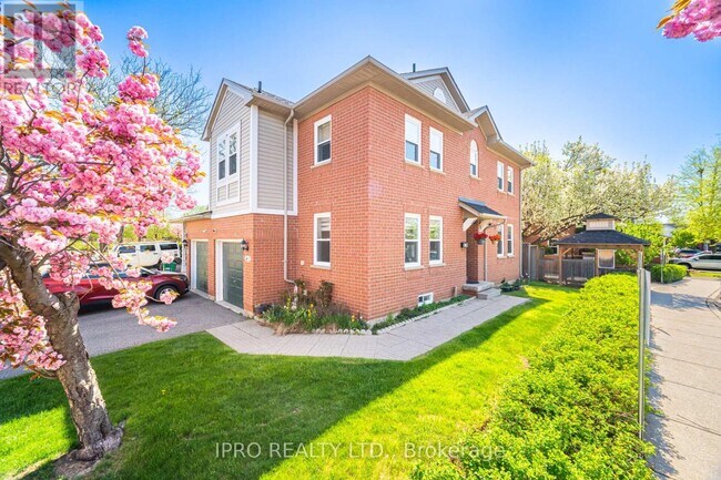 Building Photo - 5659-5659 Glen Erin Dr